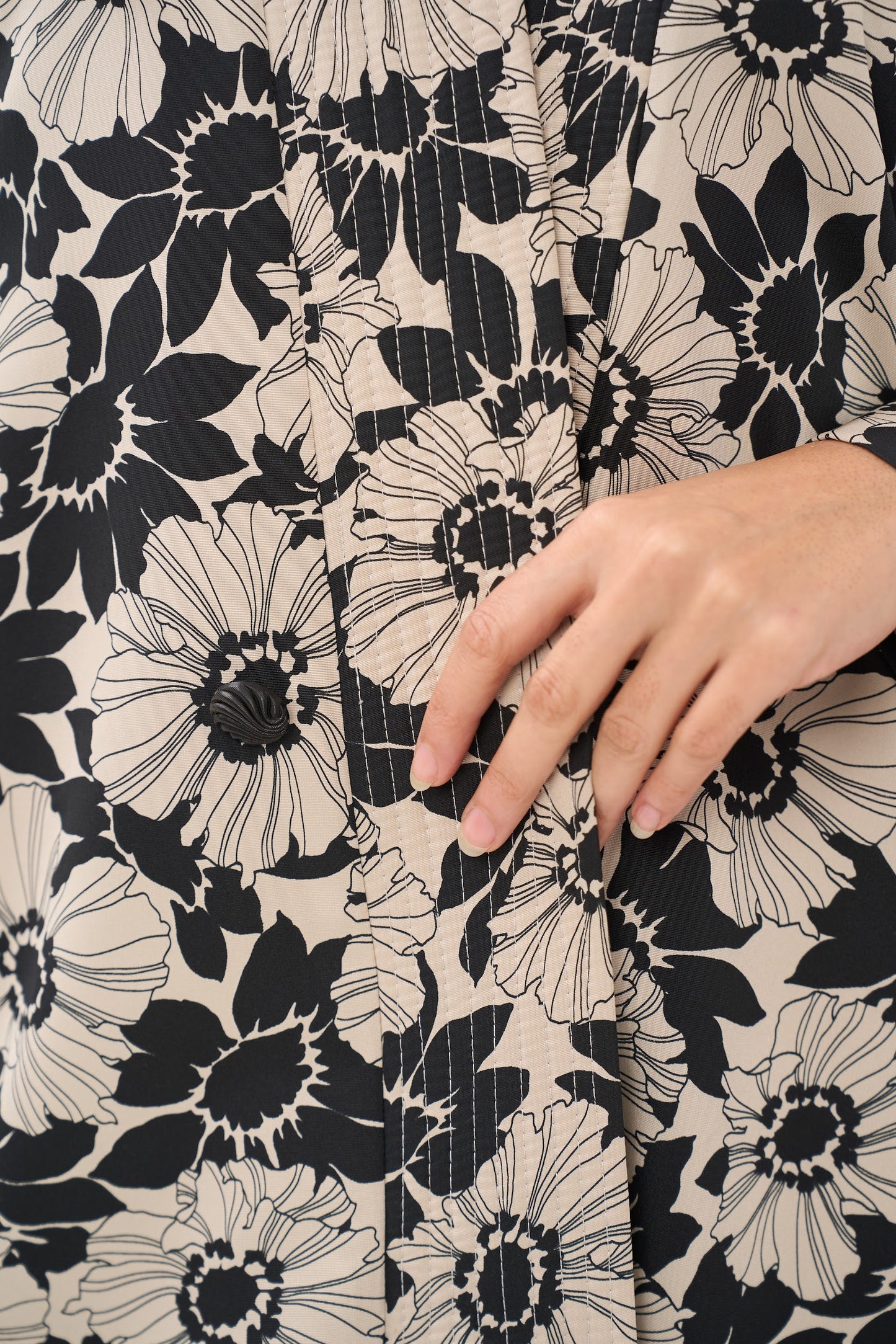 Monochrome Blossom Abaya